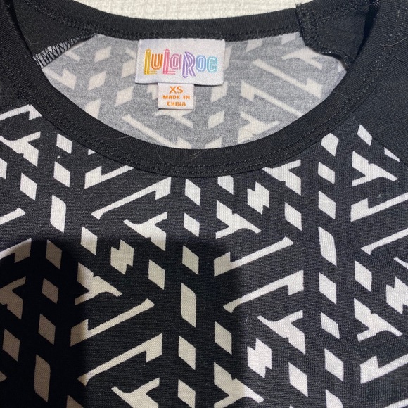 Lula Roe Raglan Shirt....Like New - Picture 3 of 3